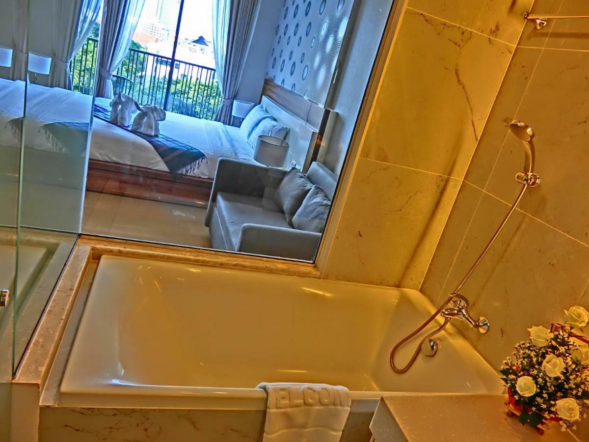 The Astra Suites Chiang Mai Exterior foto